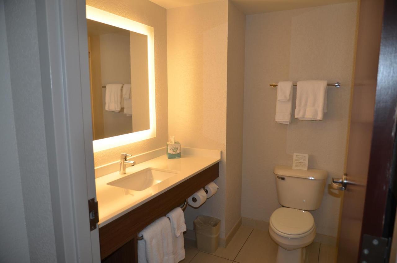 Holiday Inn Express Hotel & Suites Rochester By Ihg Dış mekan fotoğraf