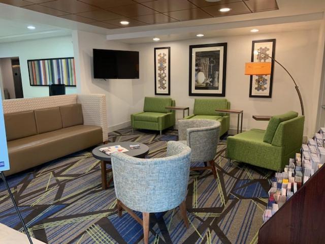 Holiday Inn Express Hotel & Suites Rochester By Ihg Dış mekan fotoğraf