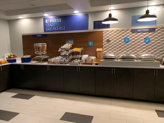 Holiday Inn Express Hotel & Suites Rochester By Ihg Dış mekan fotoğraf