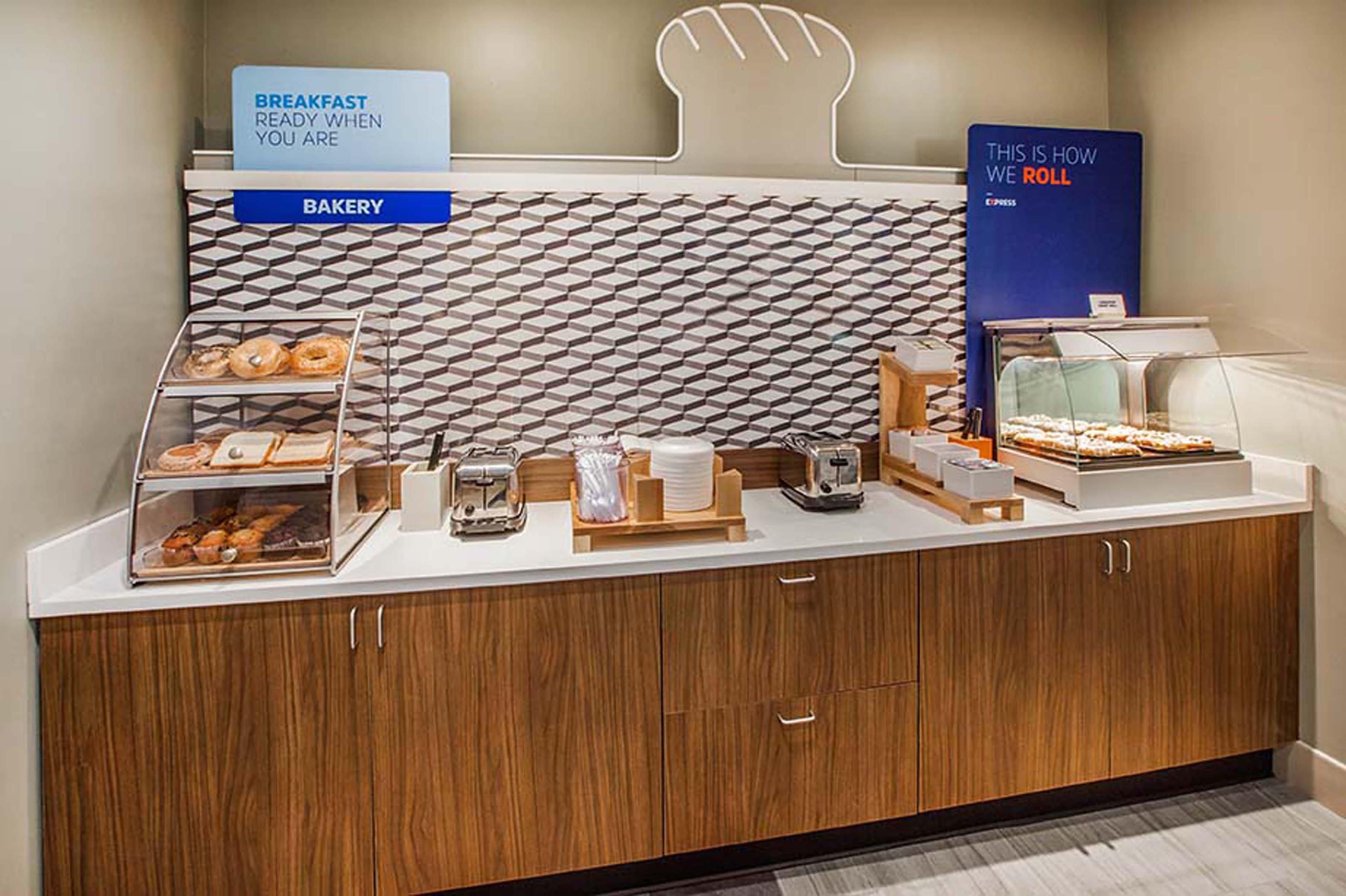 Holiday Inn Express Hotel & Suites Rochester By Ihg Dış mekan fotoğraf