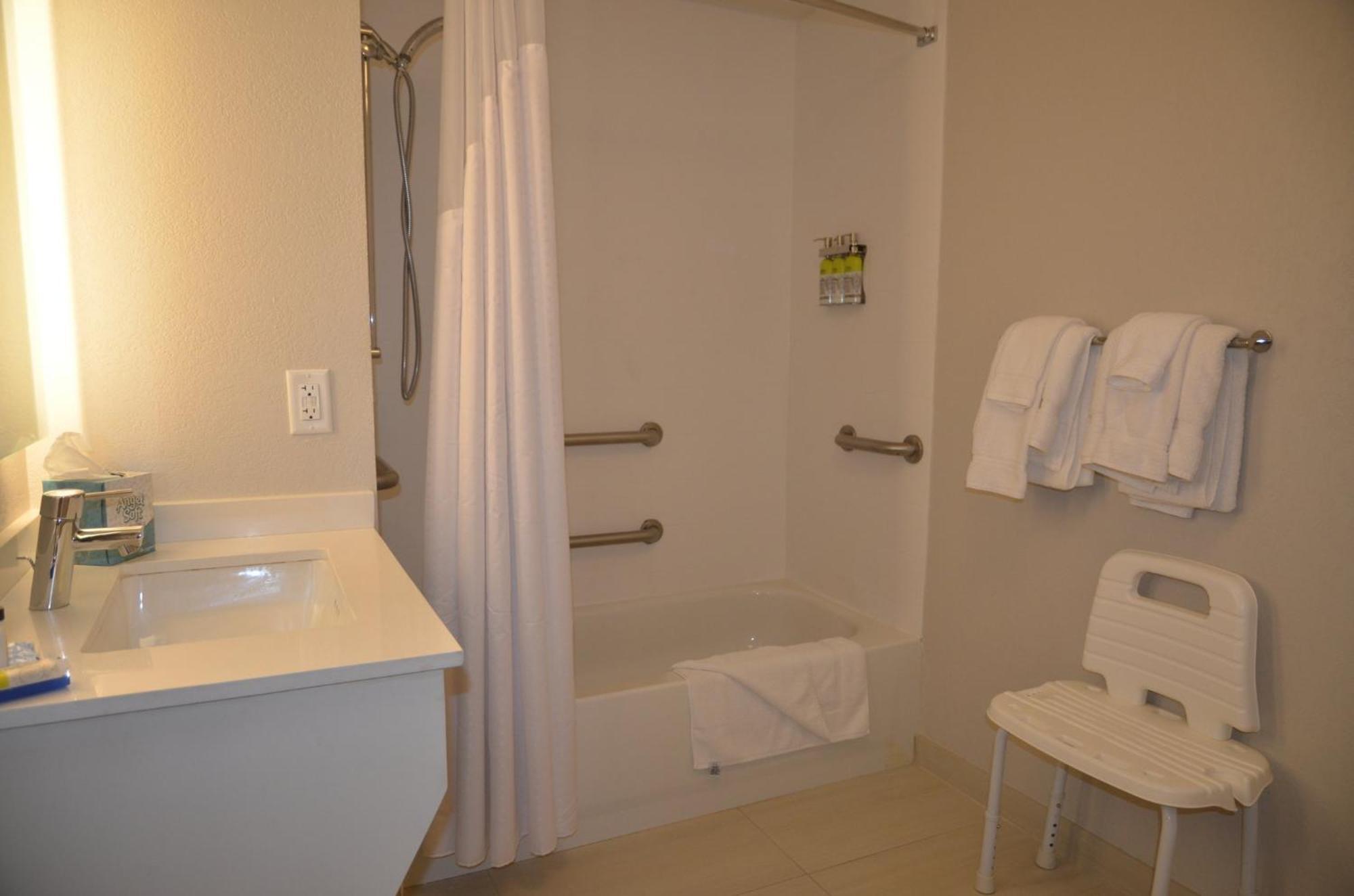 Holiday Inn Express Hotel & Suites Rochester By Ihg Dış mekan fotoğraf